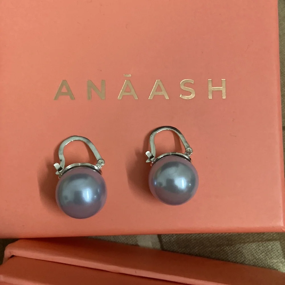 Beautiful earrings by ANAASH not used even once new - Picture 3 of 4